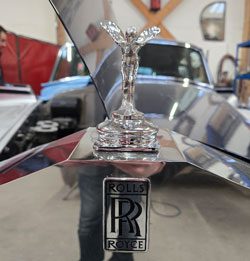 flying lady embleme rolls royce